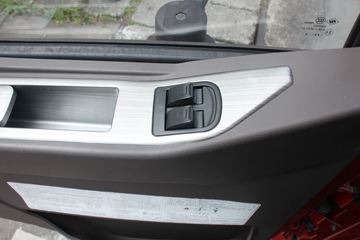 �������� �³���M3�п� 180���� 4X2 7.7����ʽ�ػ���ͼƬ