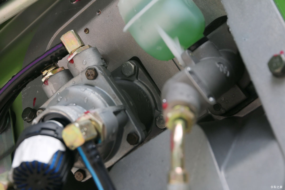 �������� ����H7 385���� 6X4 5.6����ж��(����������)(LZ3251M5DB)����                                                