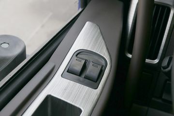 �������� ����L3 160���� 4X2 5.7���Ű������ػ���ͼƬ