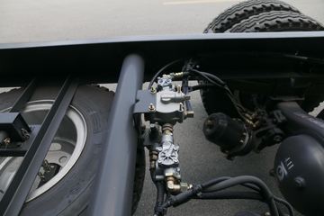 �������� ����L3 160���� 4X2 5.7���Ű������ػ���ͼƬ