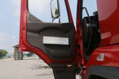 东风柳汽 乘龙H5中卡 240马力 4X2 9.6米厢式载货车(LZ5180XXYM5AB)