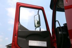 东风柳汽 乘龙H5中卡 240马力 4X2 9.6米厢式载货车(LZ5180XXYM5AB)