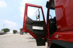 东风柳汽 乘龙H5中卡 240马力 4X2 9.6米厢式载货车(LZ5180XXYM5AB)