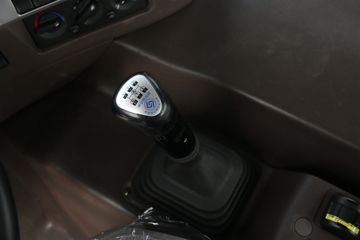 �������� ����H5 350���� 6X4 5.6����ж��(LZ3251M5DB)ͼƬ