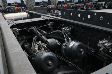 �������� ����H5 350���� 6X4 5.6����ж��(LZ3251M5DB)ͼƬ