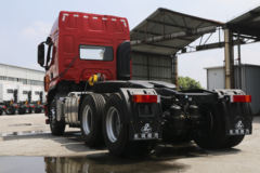 东风柳汽 乘龙H5重卡 375马力 6X4危化品牵引车(LZ4251M7DB)