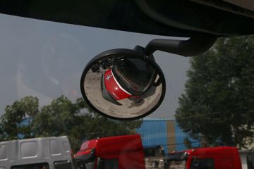 �������� ����H7 400���� 8X4 8.2����ж������ͼƬ
