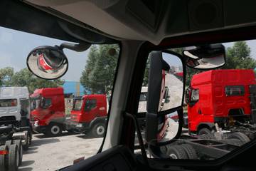 �������� ����H7 400���� 8X4 8.2����ж������ͼƬ