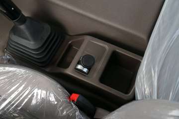 �������� ����H7 400���� 8X4 8.2����ж������ͼƬ