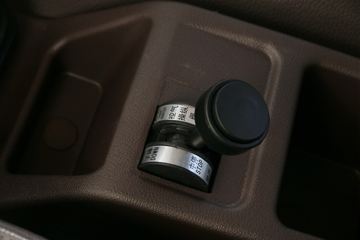 �������� ����H7 400���� 8X4 8.2����ж������ͼƬ