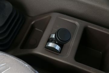�������� ����H7 400���� 8X4 8.2����ж������ͼƬ