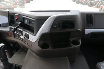 �������� ����H7 400���� 8X4 8.2����ж������ͼƬ