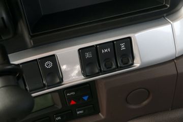 �������� ����H7 400���� 8X4 8.2����ж������ͼƬ