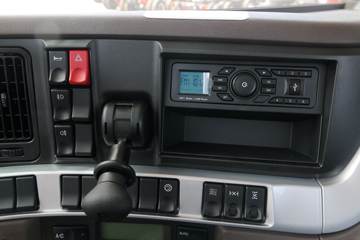�������� ����H7 400���� 8X4 8.2����ж������ͼƬ