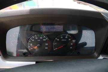 �������� ����H7 400���� 8X4 8.2����ж������ͼƬ