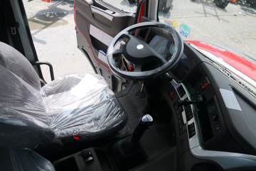 �������� ����H7 400���� 8X4 8.2����ж������ͼƬ