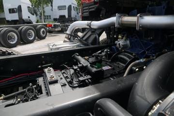 �������� ����H7 400���� 8X4 8.2����ж������(LZ3314M5FB)ͼƬ