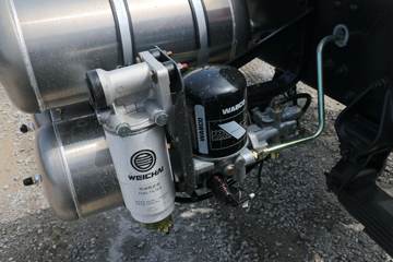 �������� ����H7 400���� 8X4 8.2����ж������(LZ3314M5FB)ͼƬ