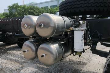 �������� ����H7 400���� 8X4 8.2����ж������(LZ3314M5FB)ͼƬ