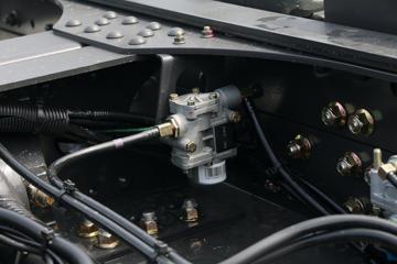 �������� ����H7 400���� 8X4 8.2����ж������(LZ3314M5FB)ͼƬ