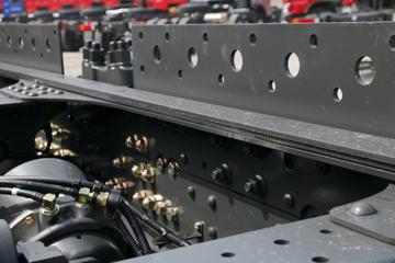 �������� ����H7 400���� 8X4 8.2����ж������(LZ3314M5FB)ͼƬ