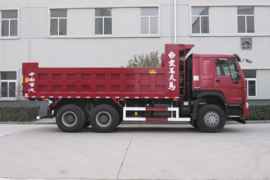 中国重汽底盘&nbsp;自卸车外观                                                图片