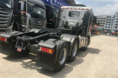 现代商用车 创虎XCIENT重卡 440马力 6X4牵引车(CHM4250KPQ49V)
