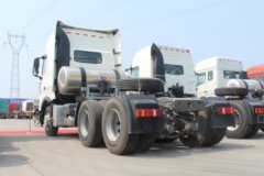 中国重汽 HOWO T7H重卡 430马力 6X4 LNG牵引车(B版)(ZZ4257V384HE1LB)