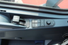 中国重汽 HOWO T7H重卡 430马力 6X4 LNG牵引车(B版)(ZZ4257V384HE1LB)