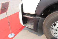 中国重汽 HOWO T7H重卡 430马力 6X4 LNG牵引车(B版)(ZZ4257V384HE1LB)