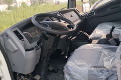 一汽凌河 117马力 4.1米单排冷藏车(CAL5041XLCDCRE5)