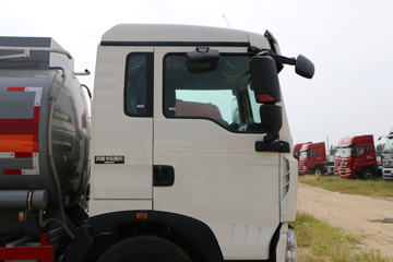 �й����� HOWO T5G 210���� 4X2 �͹޳�����(ZZ1167K501GE1)ͼƬ