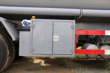 �й����� HOWO T5G 210���� 4X2 �͹޳�����(ZZ1167K501GE1)ͼƬ