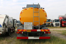 HOWO T5G&nbsp;油罐车上装图片