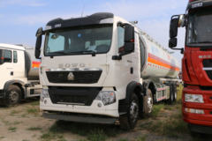 中国重汽 HOWO T5G 340马力 8X4 油罐车(开乐牌)(AKL5320GYYZZ01)