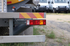 重汽豪沃(HOWO)底盘&nbsp;油罐车外观图片