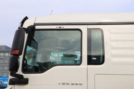 重汽豪沃(HOWO)底盘&nbsp;油罐车外观图片