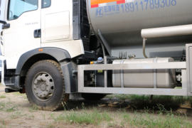 重汽豪沃(HOWO)底盘&nbsp;油罐车底盘图片