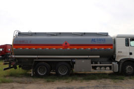 重汽豪沃(HOWO)底盘&nbsp;油罐车上装图片