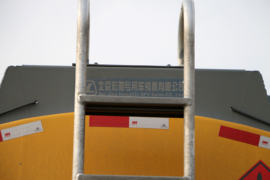 重汽豪沃(HOWO)底盘&nbsp;油罐车上装图片