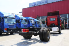 一汽解放 J6L中卡 质惠版 220马力 7.7米厢式载货车(CA5180XXYP62K1L5E5)