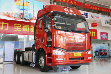 一汽解放 J6P重卡 舒适版 375马力 6X4 LNG牵引车(4.11速比)(CA4250P66T1A2E24M5)