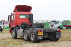 中国重汽 豪瀚J7B重卡 380马力 6X4牵引车(4.111速比)(ZZ4255N3246E1)