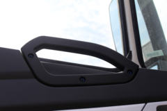 中国重汽 豪瀚J7B重卡 320马力 6X2 LNG牵引车(ZZ4255N27C6E1L)