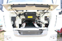 中国重汽 豪瀚J7B重卡 320马力 6X2 LNG牵引车(ZZ4255N27C6E1L)