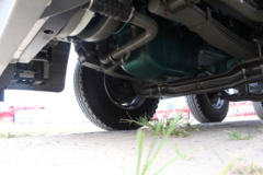 中国重汽 豪瀚J7B重卡 320马力 6X2 LNG牵引车(ZZ4255N27C6E1L)