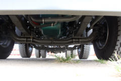 中国重汽 豪瀚J7B重卡 320马力 6X2 LNG牵引车(ZZ4255N27C6E1L)