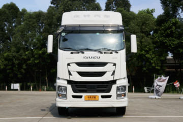 庆铃 五十铃巨咖VC61 420马力 4X2牵引车(QL4180W1KDR)