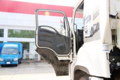 庆铃 五十铃巨咖 460马力 6X4牵引车(速比3.07)(QL4250W2NCZ)