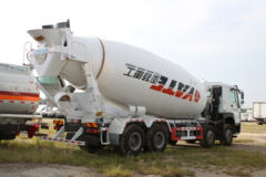 中国重汽 HOWO重卡 380马力 8X4 5.5方混凝土搅拌车底盘(ZZ1317N3667E1)